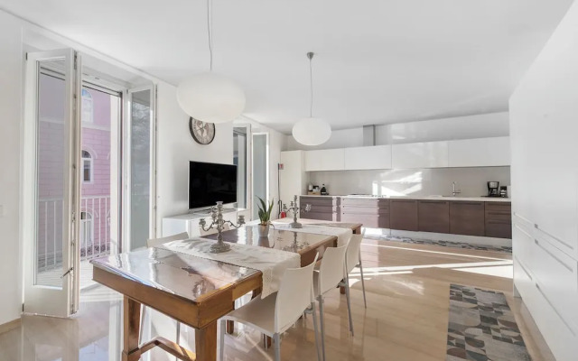 Life & View Luxury Apartment