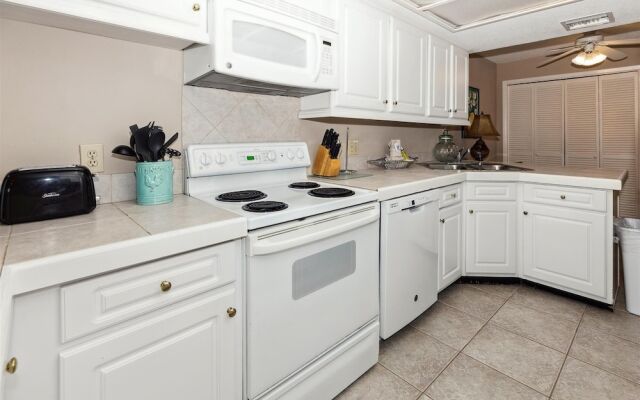 Inlet Reef 306 2 Bedroom Condo by RedAwning