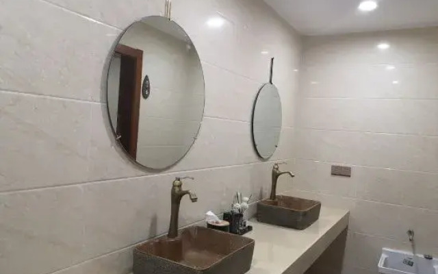 ShangHai WangHuYueShe Hotel