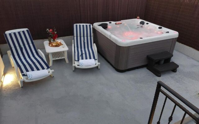 Mihael Holiday House