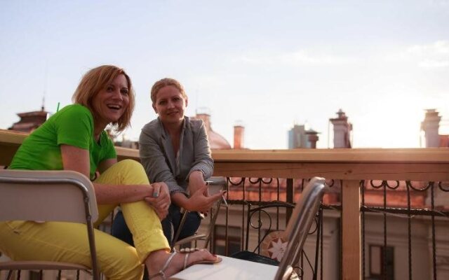 Pura Vida Sky Bar & Hostel