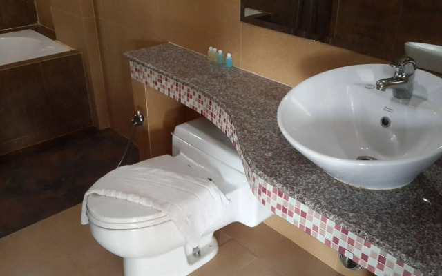 Chaweng Lakeview Condotel