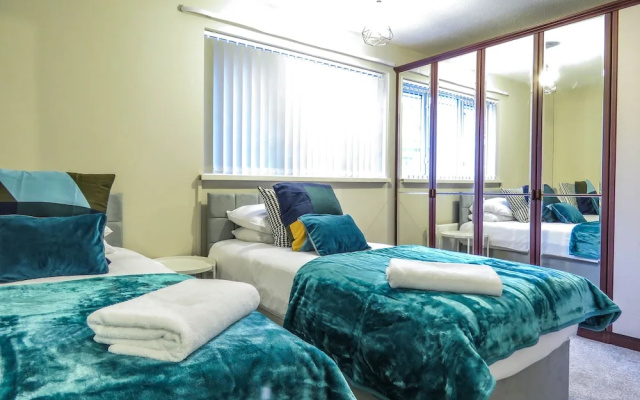 Tudors eSuites Four Bedroom House