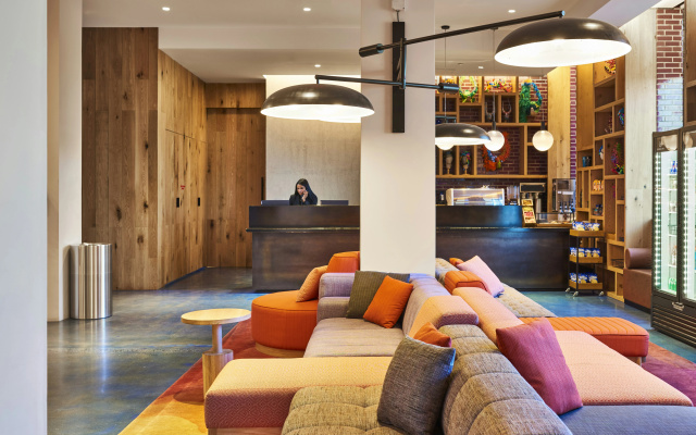 Radio Hotel - Image 5