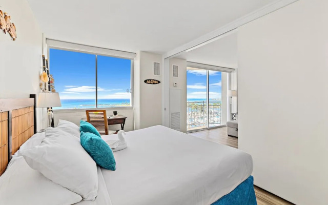 Ocean View 1BR at Ilikai Marina