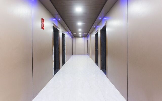 OYO 10374 Hotel Swapnalok