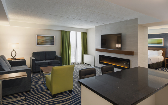 Holiday Inn Winnipeg-Airport West, an IHG Hotel