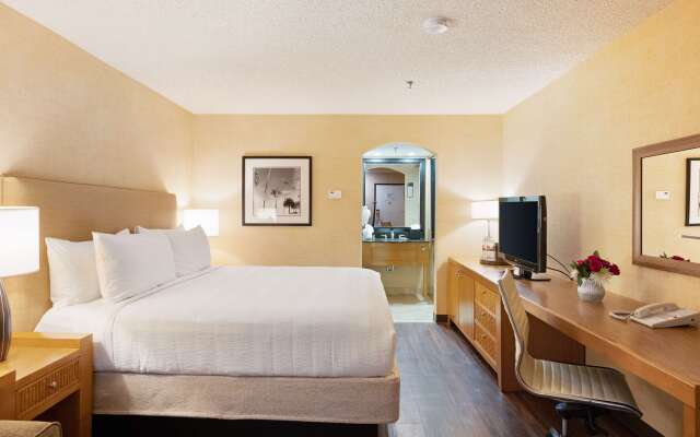 Best Western Plus Las Brisas Hotel
