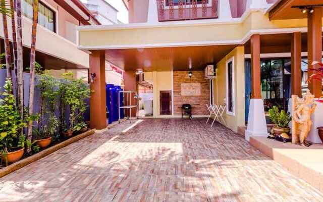 3 Bedrooms Pool Villa Walk to Patong