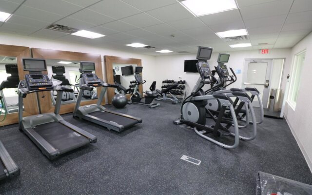 Holiday Inn Express & Suites Coffeyville by IHG