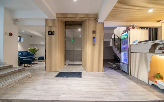 Bin Bin Hotel 12 - Near SaLa Residence