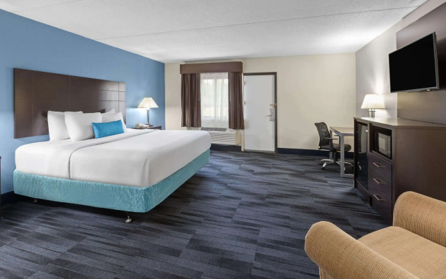 Baymont Inn and Suites by Wyndham Farmington, MO