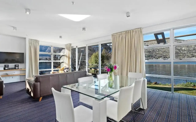 Marina Gem - Lakefront 3 Bedroom Apartment