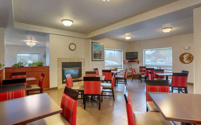 Comfort Inn and Suites Salem