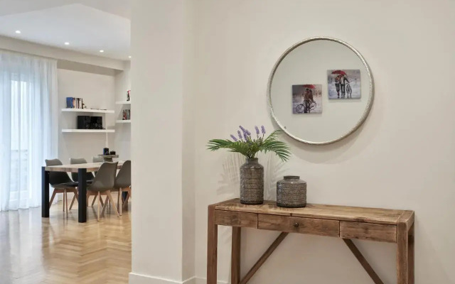 Spacious 2bd Apt in Prime Location next to Divani
