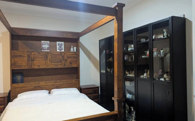 Cosy Spacious Hill Holiday Home