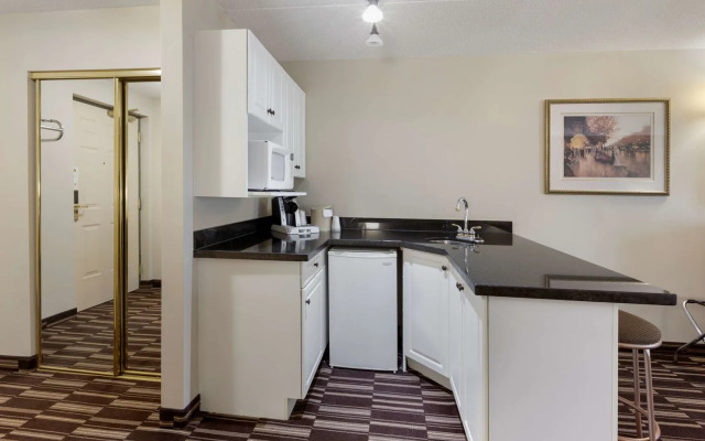 Best Western Plus Orillia Hotel