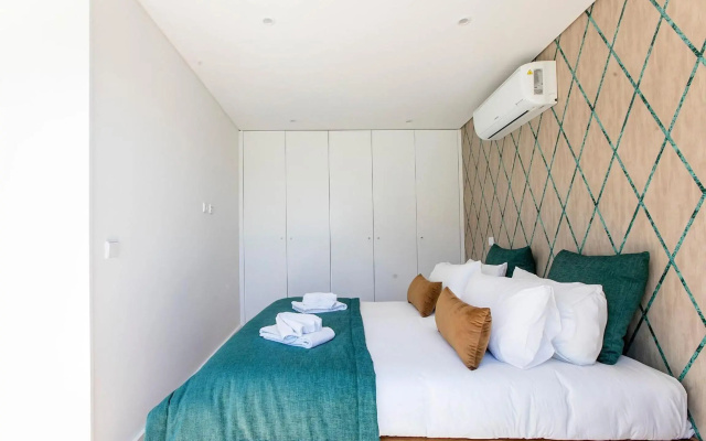 Luminous Premium Loft w/AC & Terrace by LovelyStay