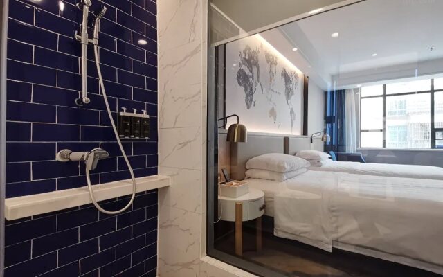 Kyriad Hotel (Guangzhou North Railway Station Metro Station)