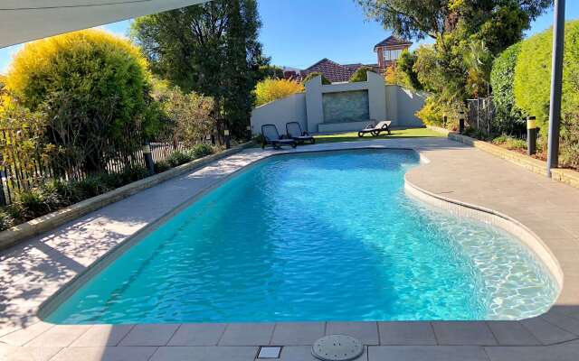 Best Western Plus All Settlers Motor Inn