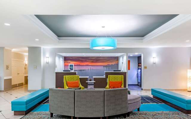 La Quinta Inn & Suites by Wyndham Orange