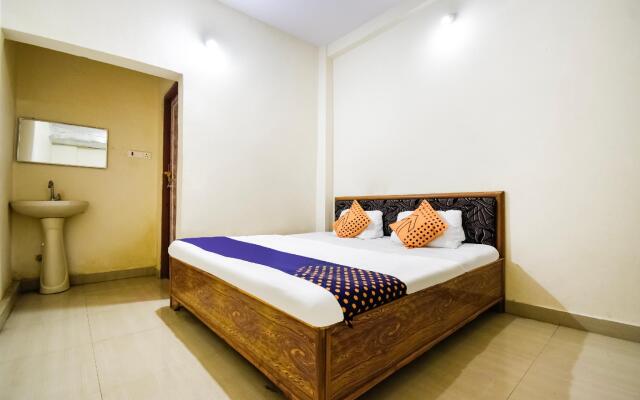 Pathak Guest House by OYO Rooms