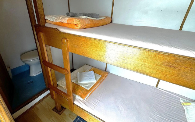 Rhythm Floating Hostel - Zadar