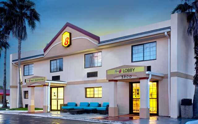 Super 8 by Wyndham Orlando International Drive