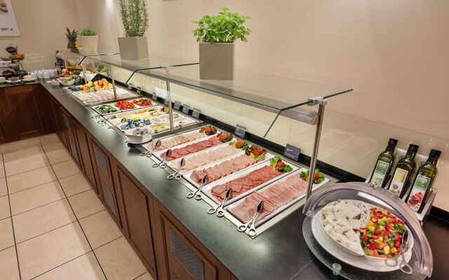 Hotel Astoria Vienna, Curio Collection by Hilton