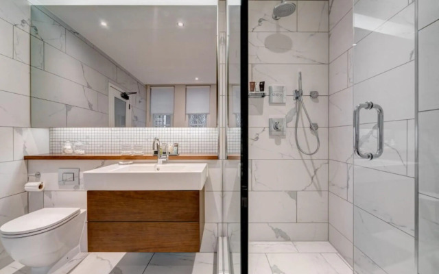 Apex Temple Court Hotel