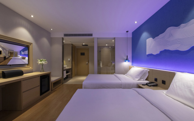 Orange Hotel  (Shanghai Hongqiao Railway Station Store)