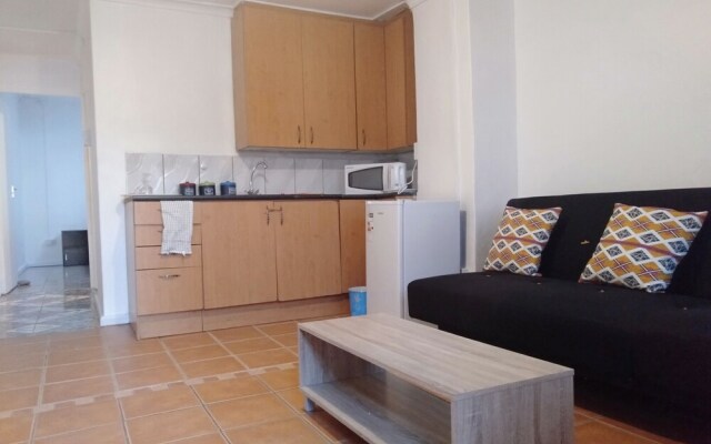 Booked Easy- Guest House -CT Airport