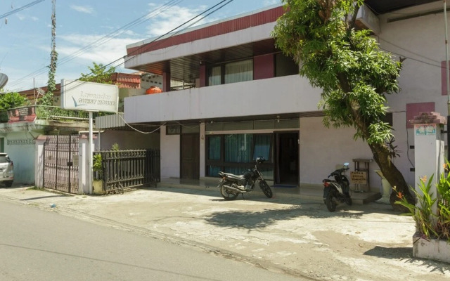 Reddoorz Near Pantai Padang