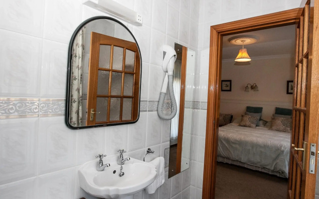 Ardmor Country House