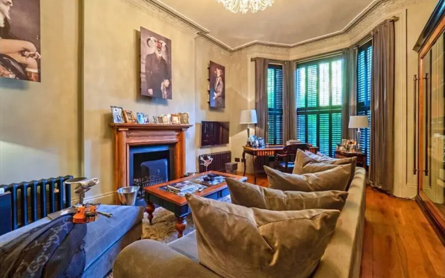 Holland Park Classic High Ceilings Luxury 2 Bed