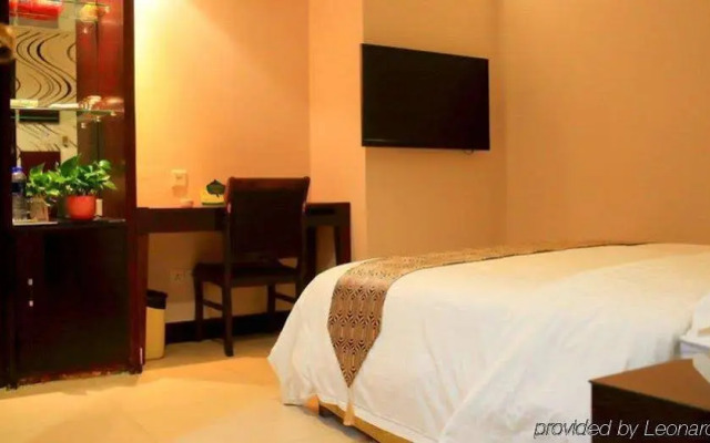 Peach Blossom River Hotel