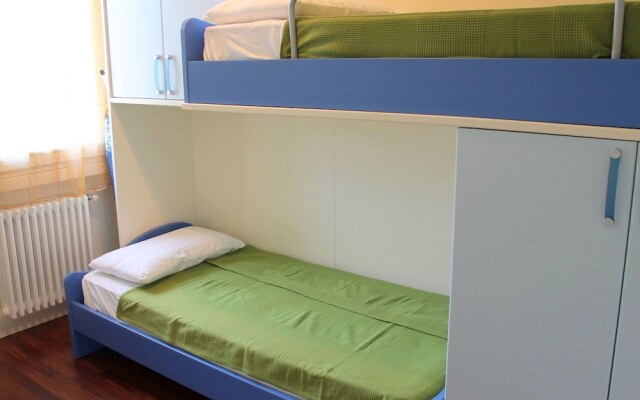 Intriguing Holiday Home in Lazise With Swimming Pool