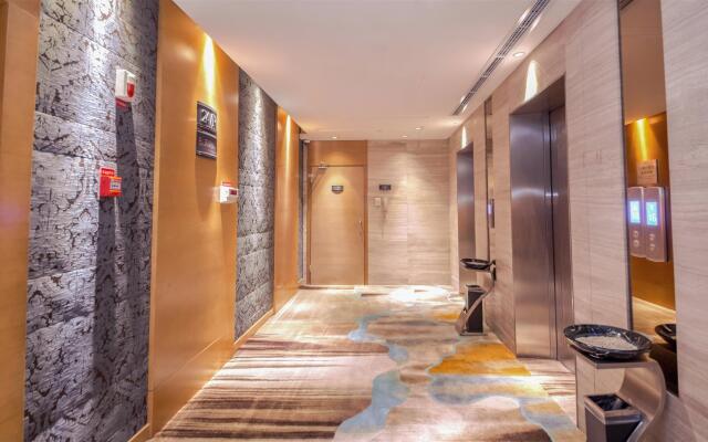 Grandskylight Hotel