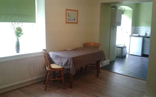 Sannan Court Holiday Apartments