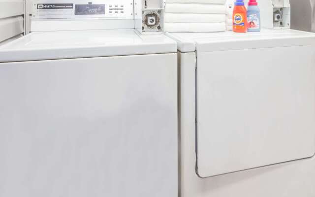 Days Inn by Wyndham Madison