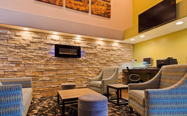 Best Western Airport Albuquerque InnSuites Hotel & Suites - фото 2