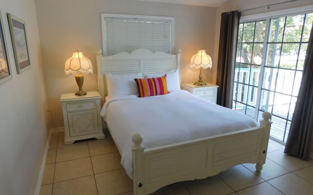 Pines & Palms Resort