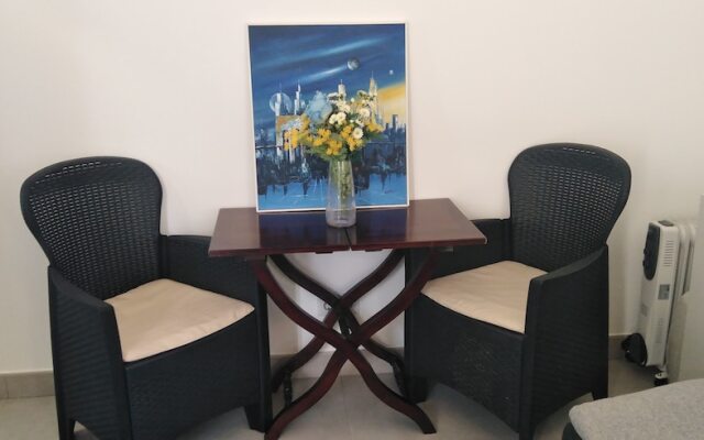Studio Free Parking 300m Walking to Beach Burgau