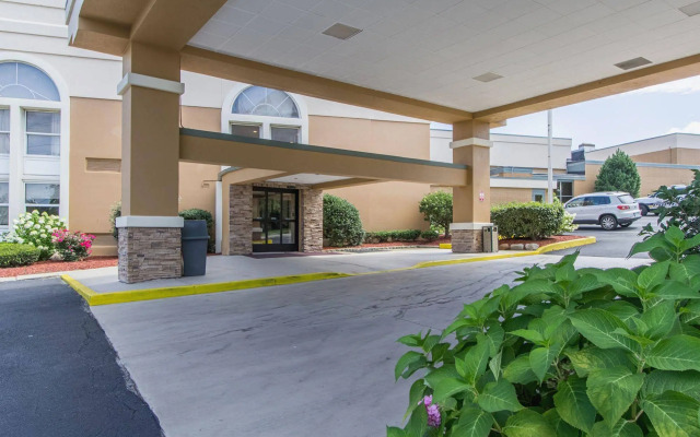 Econo Lodge Wickliffe - Cleveland East