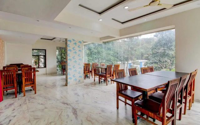 Oyo Flagship 805380 Gandharva Lodging
