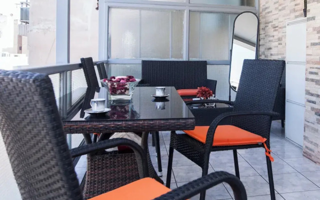 Central 2Bd Apt w Balcony by Monastiraki