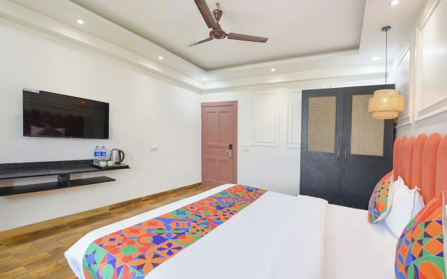 Fabhotel The White Pepper