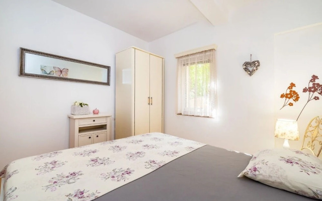 San - Comfortable and Great Location - A2