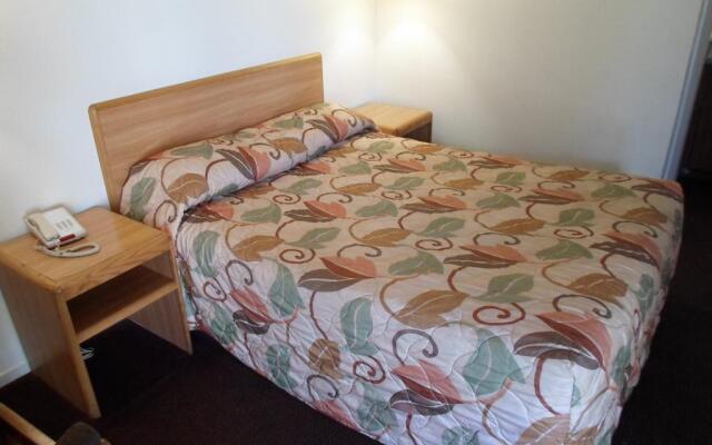 E-Z 8 Motel Newark