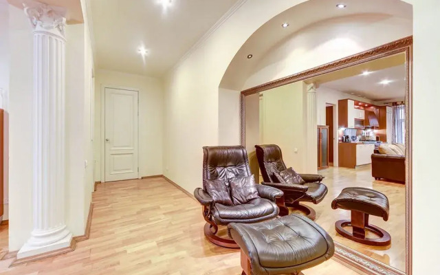 Apartment at Millionnaya 29